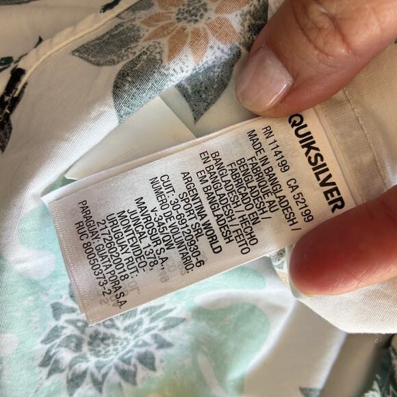 Quiksilver Men’s White Blue Floral Button Shirt US XL Modern Fit 100% Cotton - Picture 11 of 12